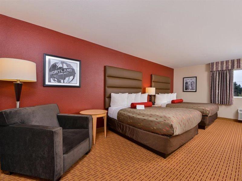 Clackamas Inn And Suites מראה חיצוני תמונה