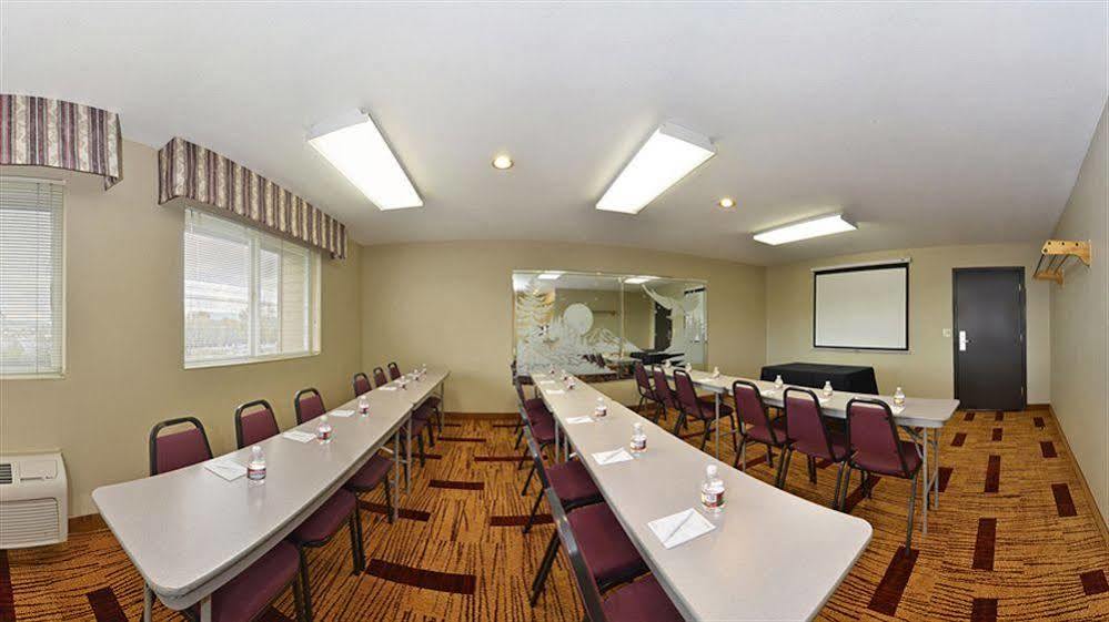 Clackamas Inn And Suites מראה חיצוני תמונה